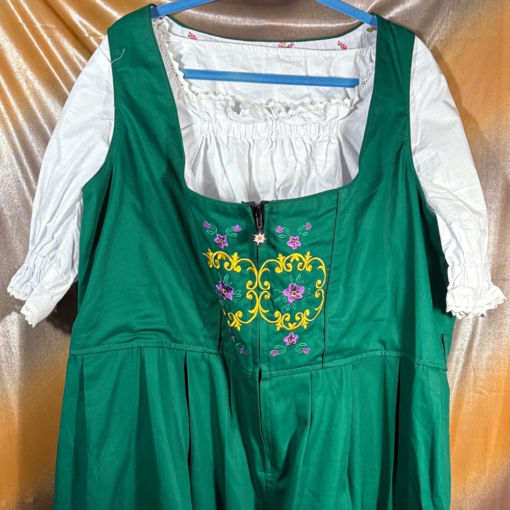 Drindl‎ Trachten Haus xxxl Green Embroidered Dress with White Blouse 400